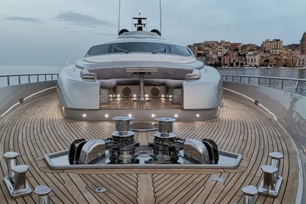 installazione illuminazione_ barca_ elmar global service nautica